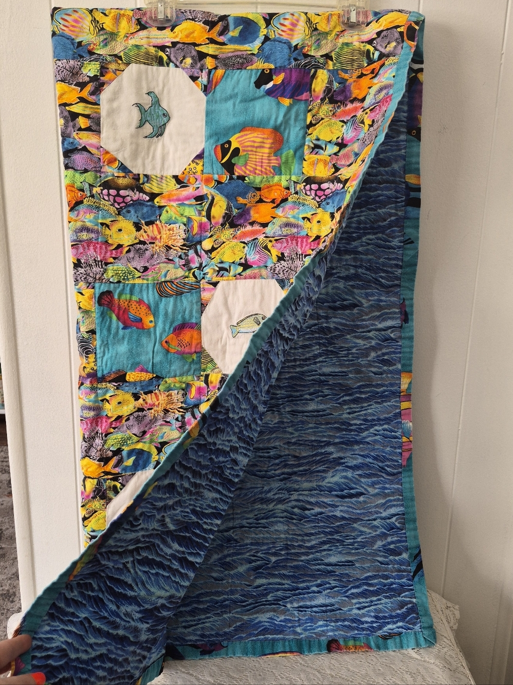 Tropical Fish Quilt - Picture 2 of 6